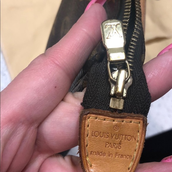 ‼️‼️SOLD ‼️‼️Louis Vuitton Puchette - Picture 3 of 5